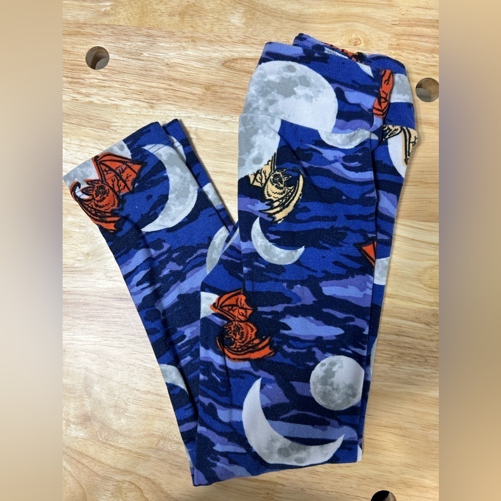 Lularoe - Kids Halloween Leggings S/M - Bats, Moons